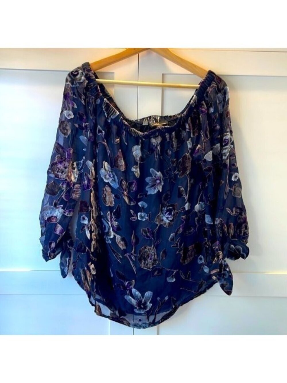 Dalia Off the Shoulder Blouse Floral Print Size: Med.